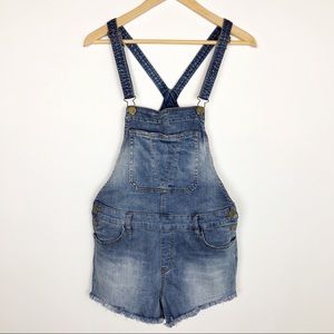 Ashley Mason Overall Shorts w/ Raw Hem. L.